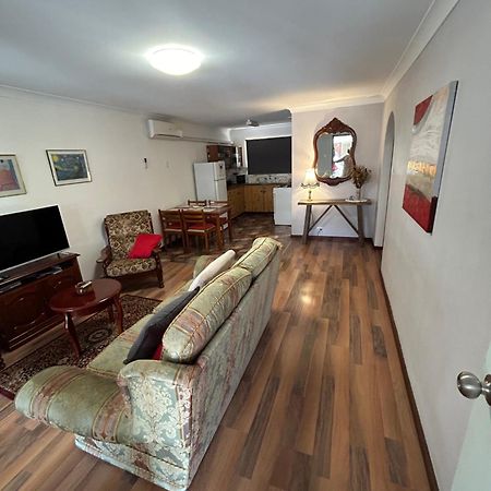 Champion Bay Beach Unit, With Own Carport, Geraldton Exterior photo