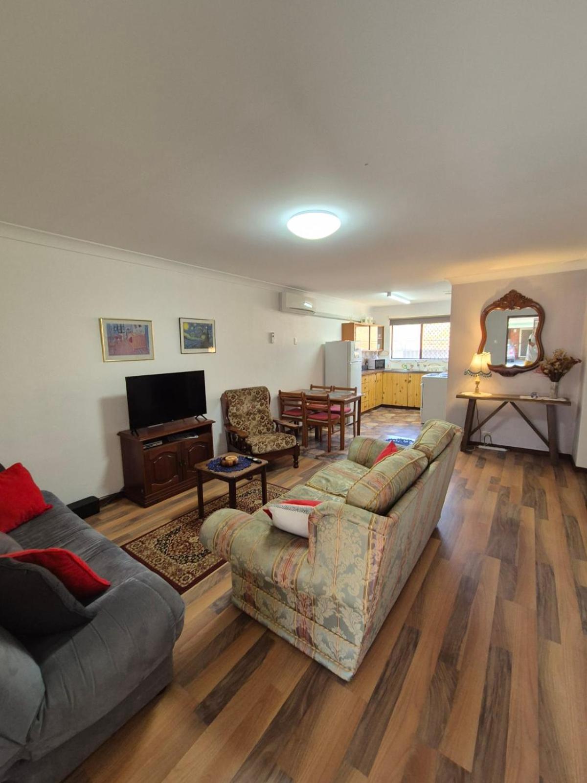 Champion Bay Beach Unit, With Own Carport, Geraldton Exterior photo